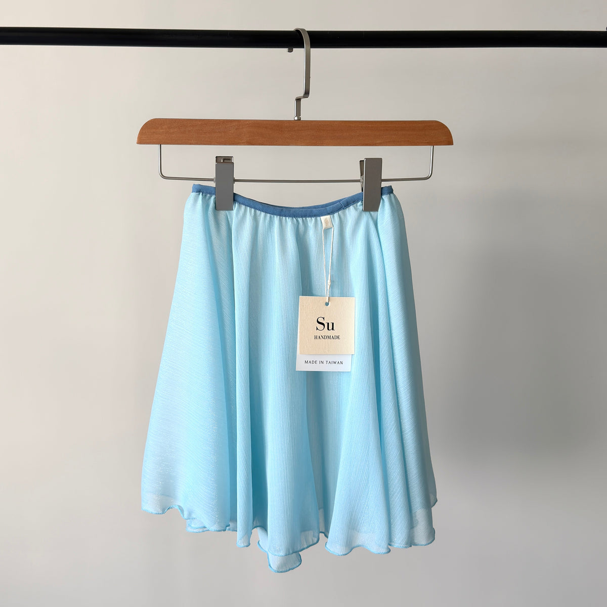 shimmer circle skirt 15in