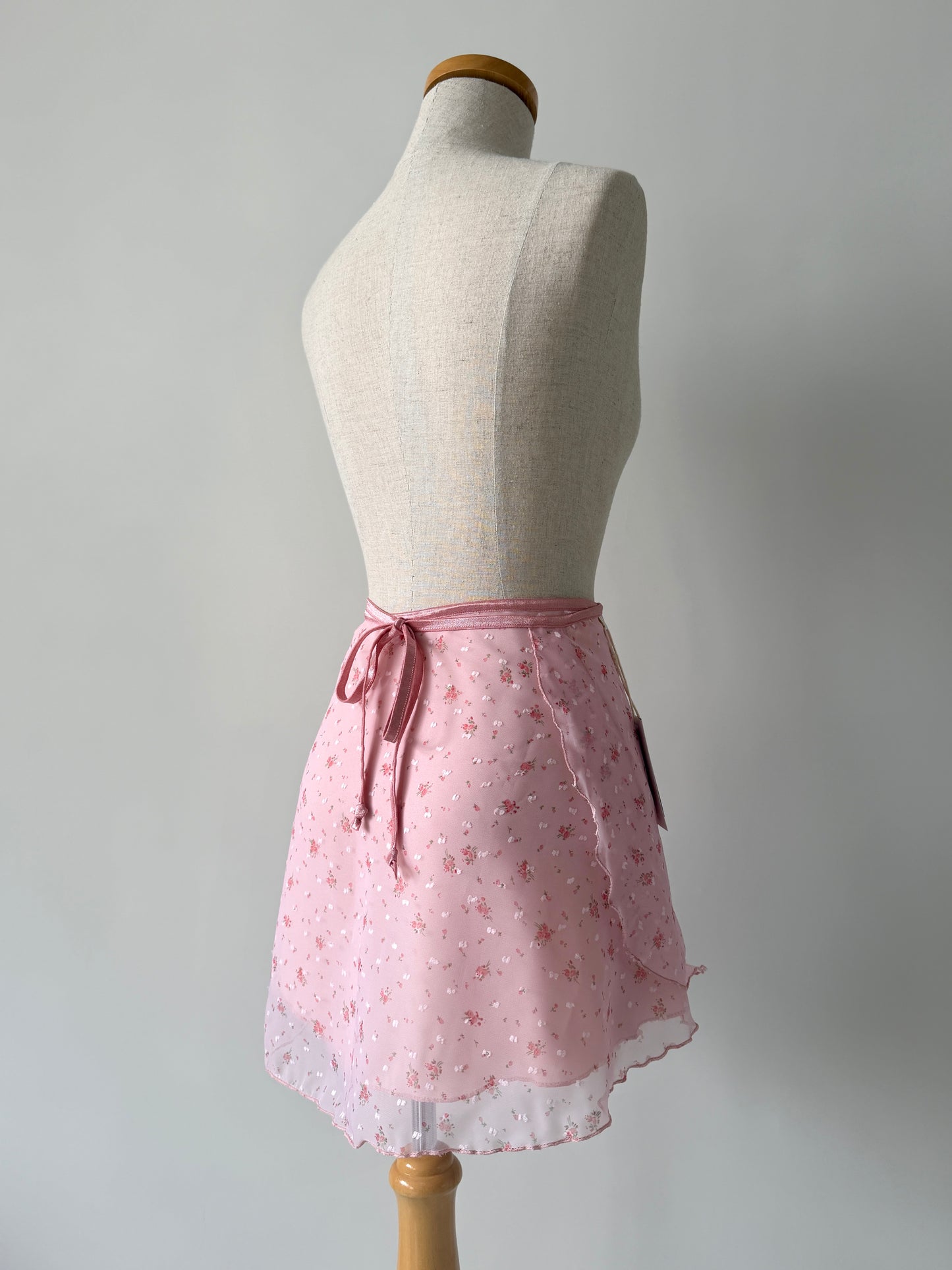 Embodied Dot Pink