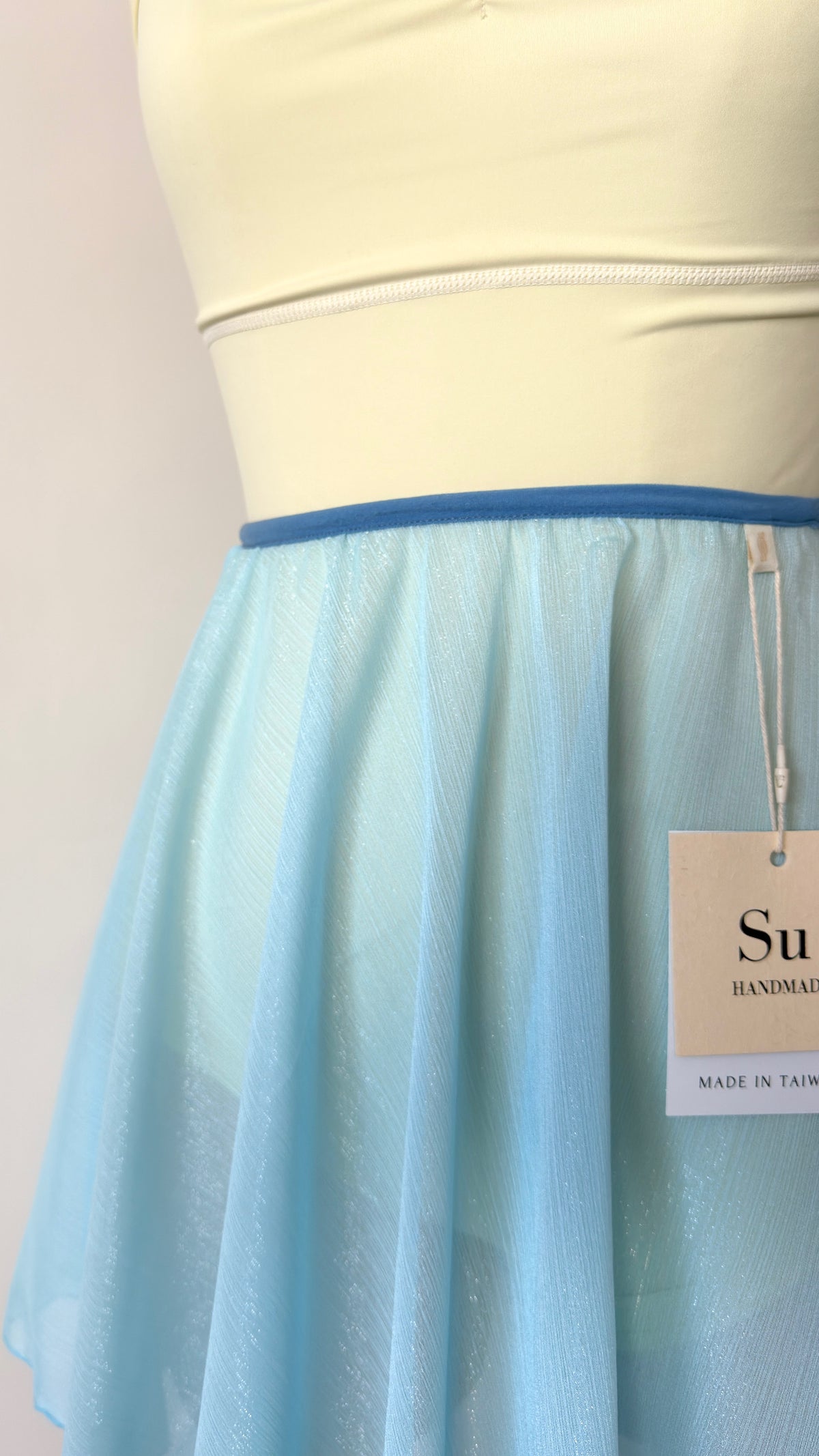 shimmer circle skirt 15in